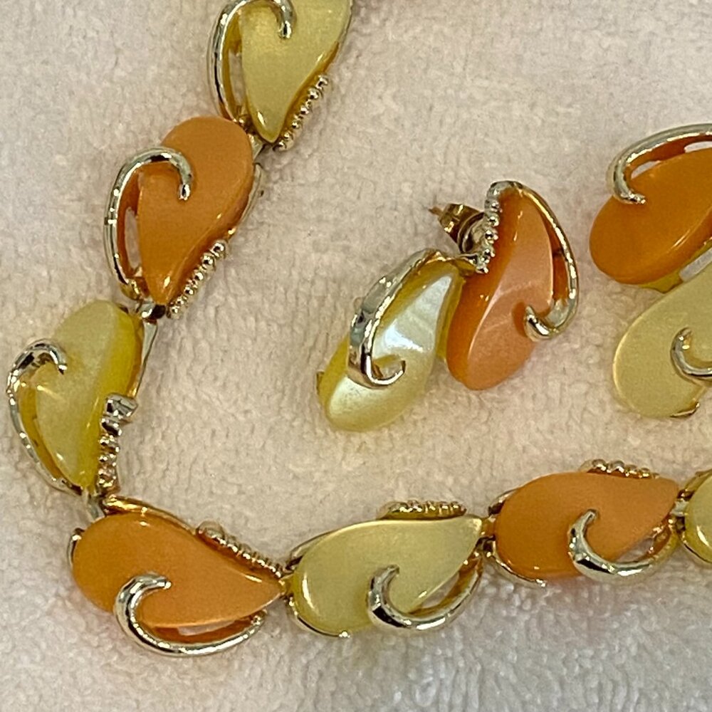 Moonglow Thermocet Lucite Necklace And Earrings